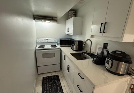 For Lease - 53 Parkside Drive, Brampton, Ontario - Photo 4