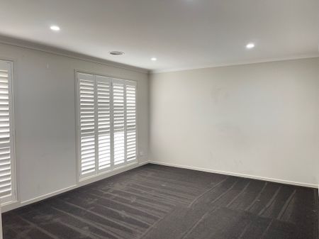 A Sanctuary of Style in Manor Lakes! - Photo 5