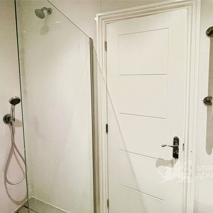 Victoria Street, Englefield Green, Egham, Surrey, TW20 0QY - Photo 1