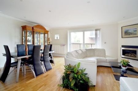 4 bedroom end of terrace house to rent - Photo 5