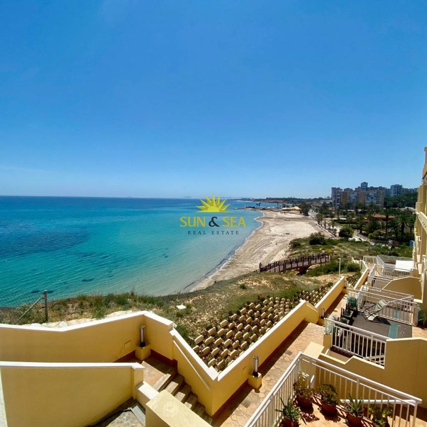 2 bedroom apartment for rent on the beachfront in Dehesa de Campoamor - Photo 1