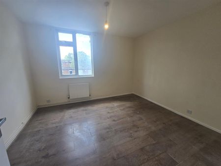 Owen Close, London SE28 - Photo 2