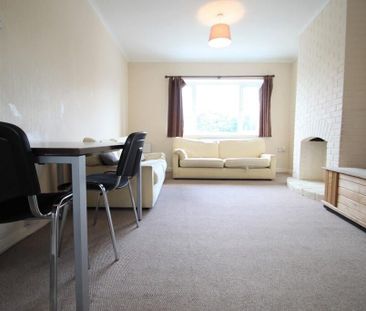 Room in a Shared House, Robin Hood Way, SW15 - Photo 1