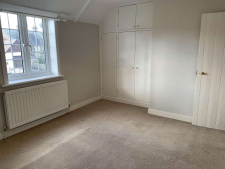 Three bedroom semi-detached property in a village location. Pets considered. - Photo 2