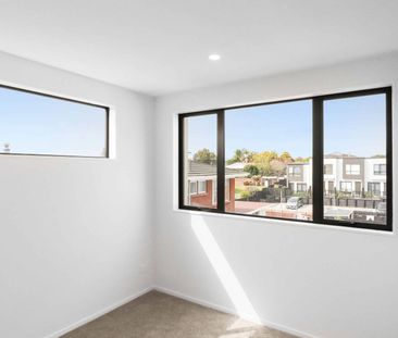 Make this your home! - Photo 5