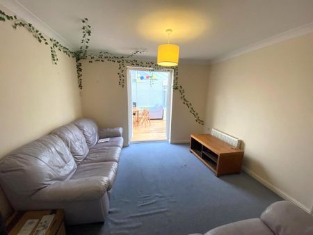 6 bedroom detached house to rent - Photo 2