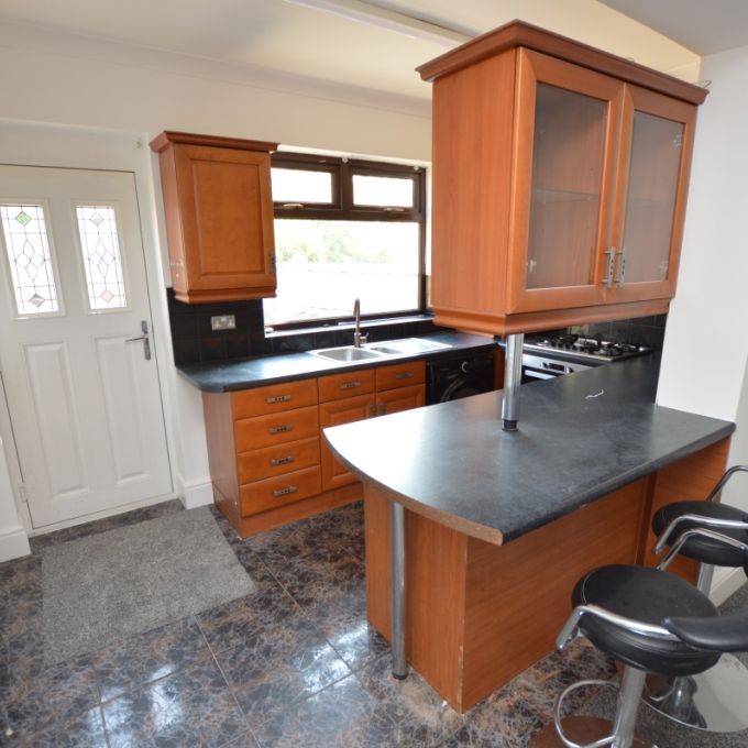 3 Bedroom End of Terrace - Photo 1