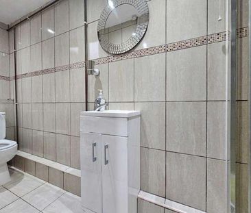 Basildon Avenue, Clayhall, IG5 - Photo 5