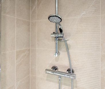 1 bedroom in a house share to rent - Photo 6