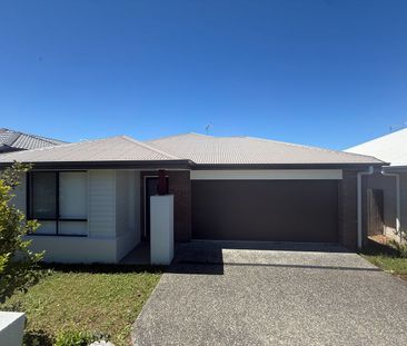 Spacious 4 Bedroom, 2 Bathroom Family Home - Photo 5