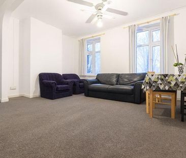 3 bedroom flat to rent - Photo 6