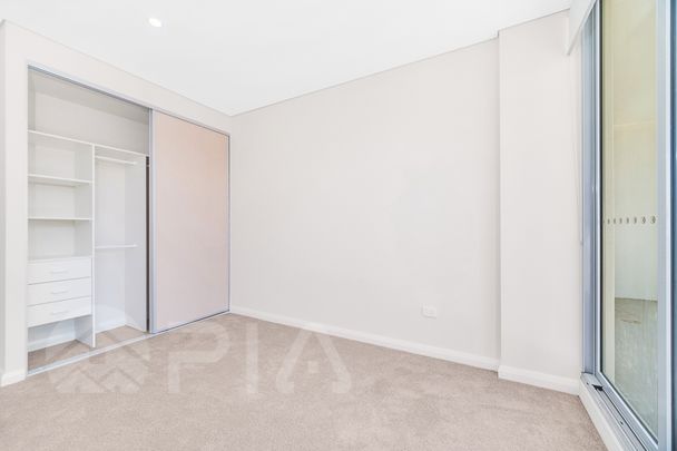 Sunny 3 Bed + Study Rarely On The Market - Condition As New - Photo 1