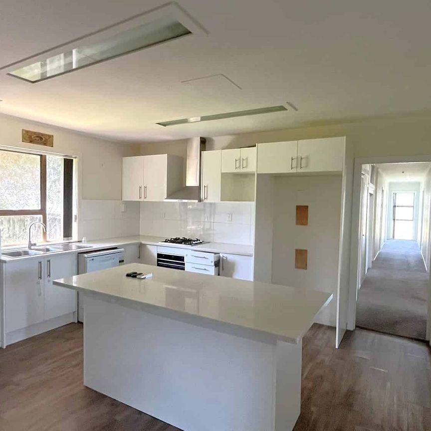 Spacious Family Home in Central Waiuku - Photo 1