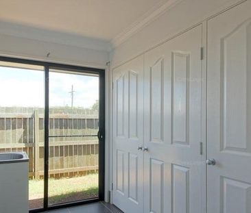 Modern Family Home in Quiet Oakey - Photo 3