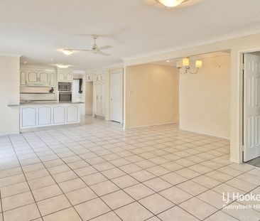 Your Dream Home Awaits: Elegant 5-Bed Rental in Vibrant Community! - Photo 1