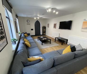 1 bedroom in a house share to rent - Photo 2