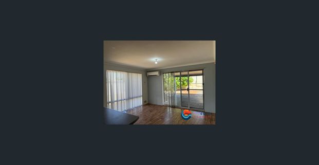 Neat as a pin - Photo 1