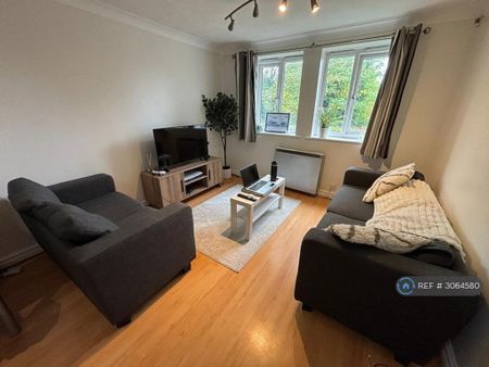 2 bedroom flat to rent - Photo 2