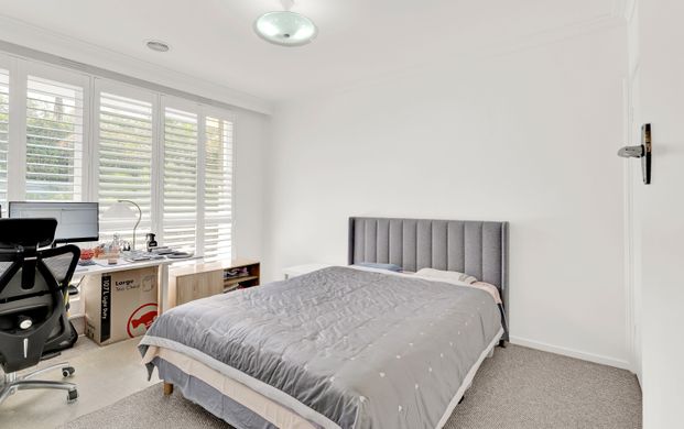 2/24 Holyrood Street, Hampton VIC 3188 - Apartment For Rent | Domain - Photo 1