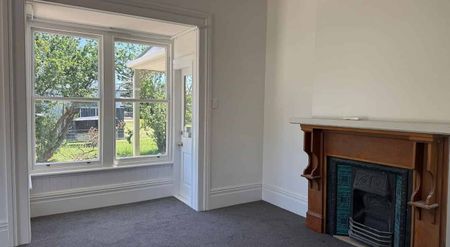 Stunning Newly Refurbished 3-Bedroom Villa - Photo 3