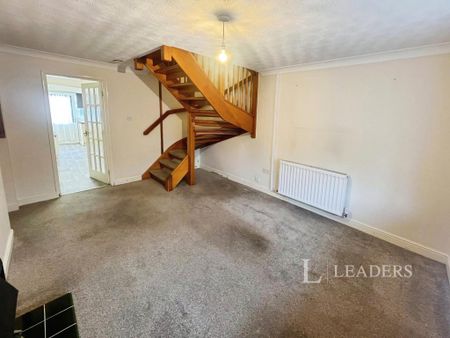 4 bedroom semi-detached house to rent - Photo 3