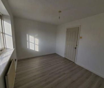 2 bedroom end of terrace house to rent - Photo 6