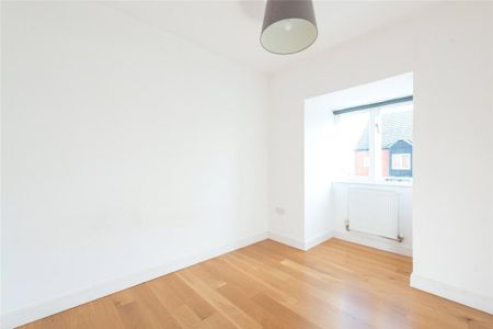 4 bedroom terraced house to rent - Photo 3