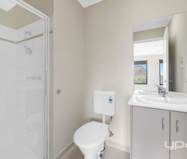 MODERN LIVING IN THE GROVE ESTATE - Photo 6