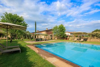Villa Roses - Beautiful estate nestled in the Hills of Lucca