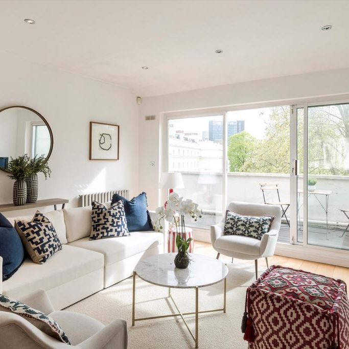 4 bedroom flat to rent - Photo 1