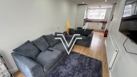 4 bedroom terraced house to rent - Photo 5