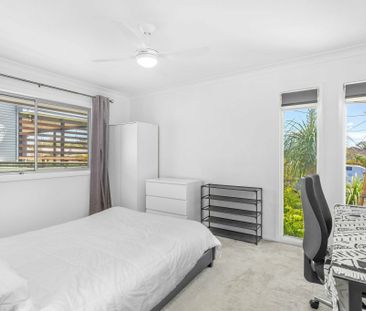 Spacious Family Home in Taree West - Photo 3