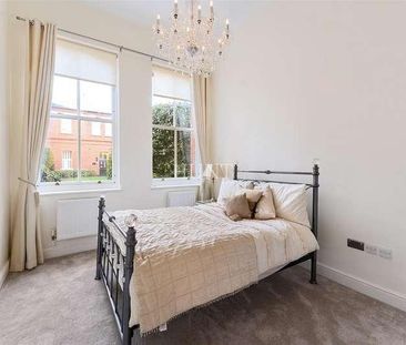 Kensington House, Repton, IG8 - Photo 3