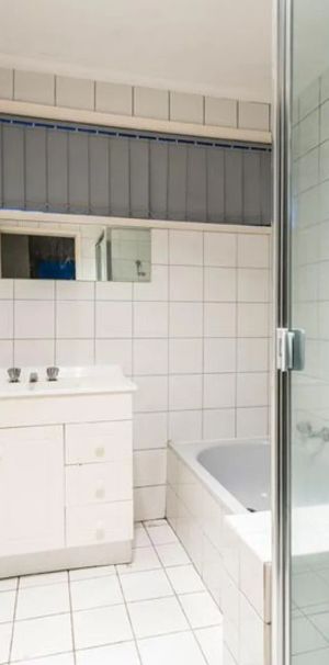 LARGE FAMILY HOME - IN A CONVENIENT SPOT! - Photo 1