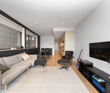 Designer Living & Waterfront Lifestyle - Photo 3