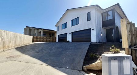 4 Bedroom Rototuna - Photo 2