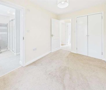 Royston Close, Walton-on-thames, KT12 - Photo 3