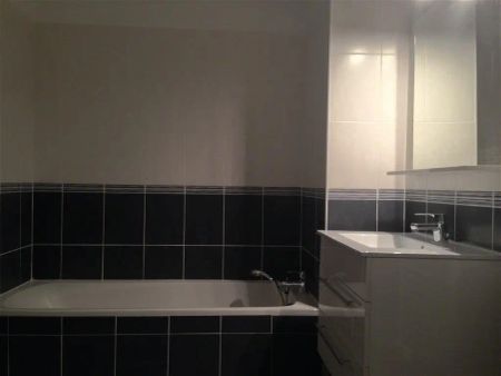 Location appartement 3 pièces - 63m² à Toulon (83200) - Photo 2