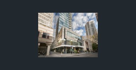 Elegant & Stylish - Photo 3