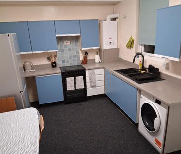 2 bedroom private hall to rent - Photo 5