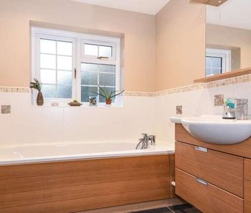 Ascot, Berkshire, SL5 - Photo 1