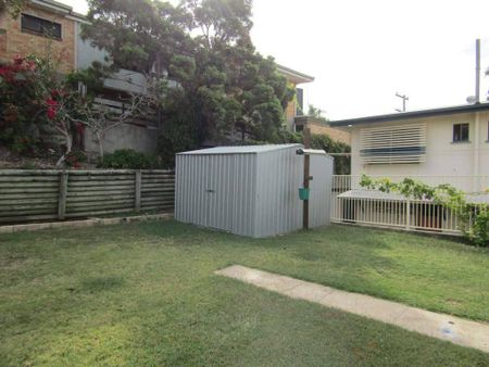 Elavated Home in West Gladstone - Photo 2