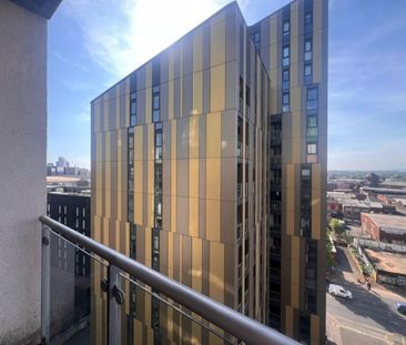 2 bedroom Flat To Let - Photo 3