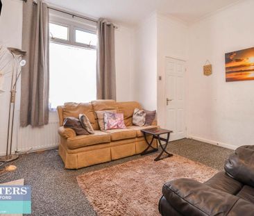 2 bedroom terraced house to rent - Photo 4