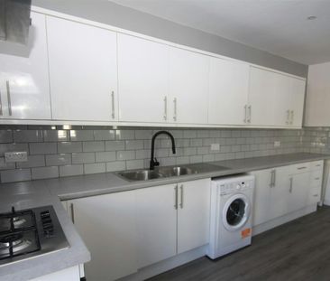 House share to rent on - Photo 3