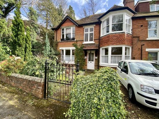 7 Heatherley Road, Camberley - 1 bedroomProperty for lettings - Seymours - Photo 1