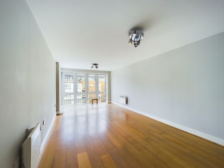 2 bed to rent in St. Davids Square, London, E14 - Photo 3