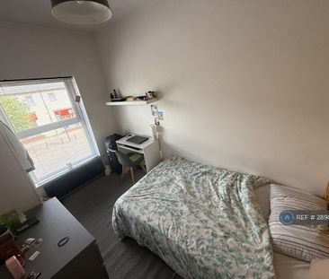 1 bedroom in a house share to rent - Photo 3