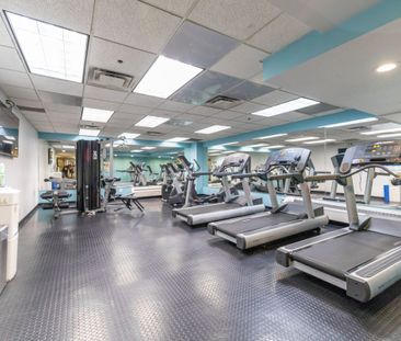 798 Richmond Street West - Photo 2