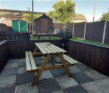 4 bedroom detached house to rent - Photo 1